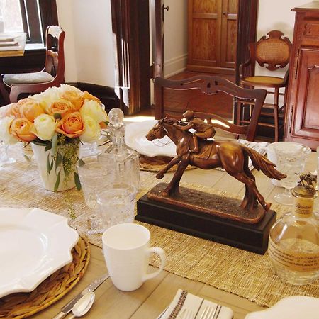 Louisville Bourbon Inn Bagian luar foto