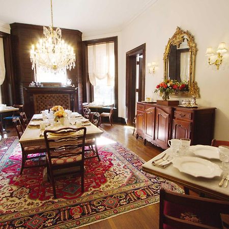 Louisville Bourbon Inn Bagian luar foto