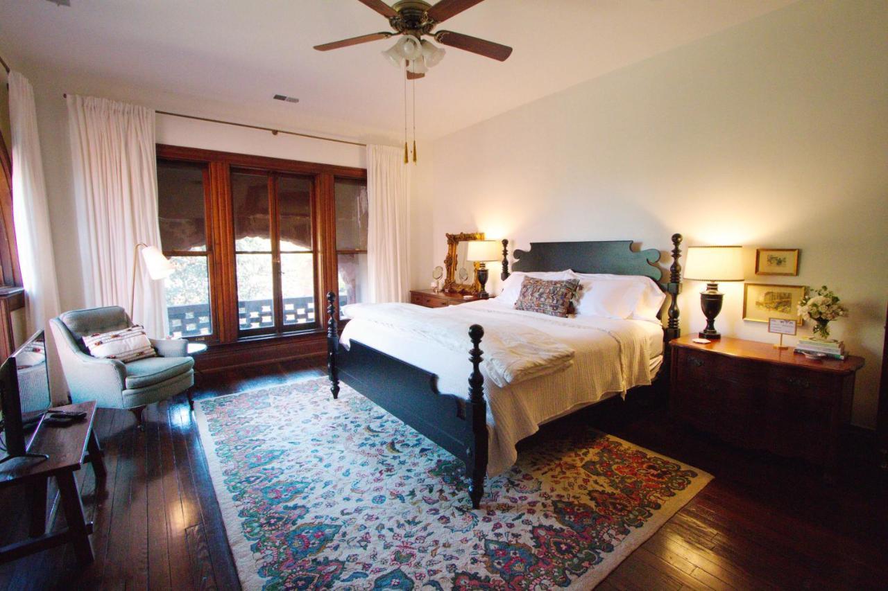 Louisville Bourbon Inn Ruang foto