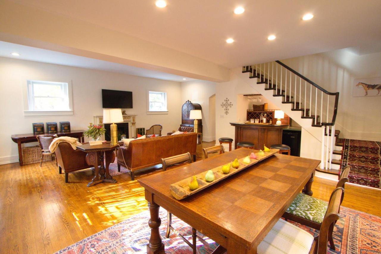 Louisville Bourbon Inn Bagian luar foto