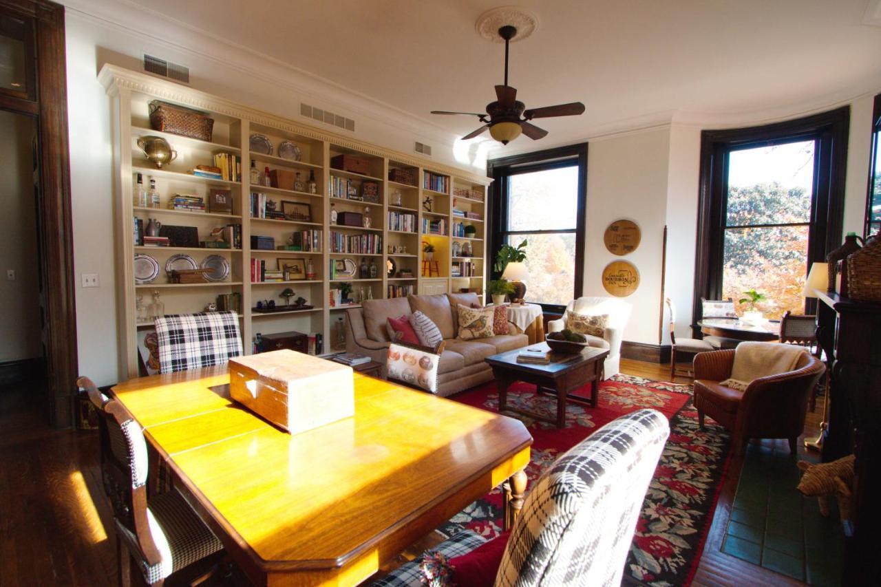 Louisville Bourbon Inn Bagian luar foto