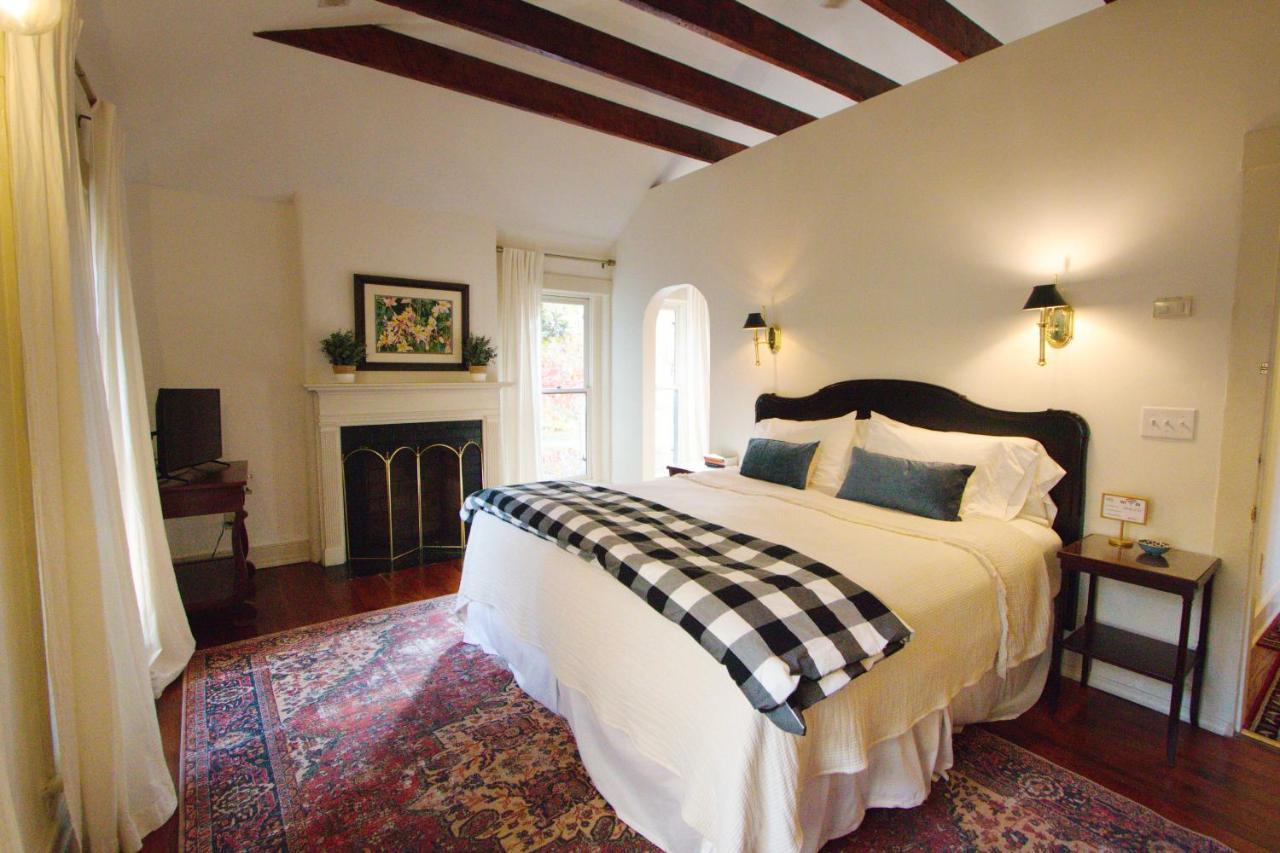 Louisville Bourbon Inn Ruang foto