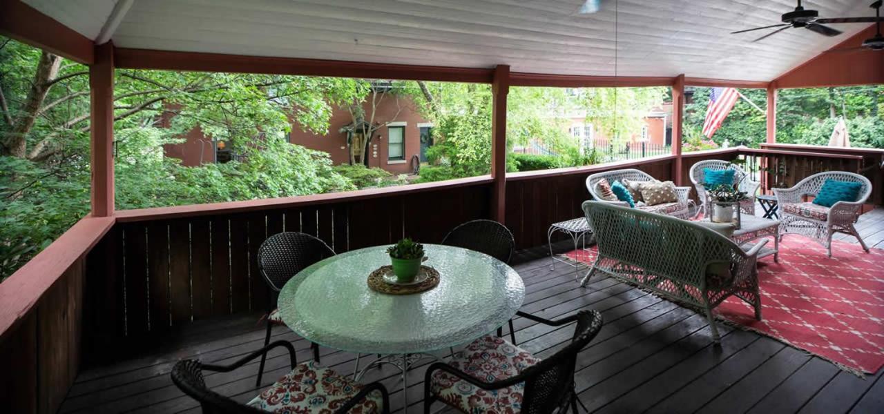 Louisville Bourbon Inn Bagian luar foto